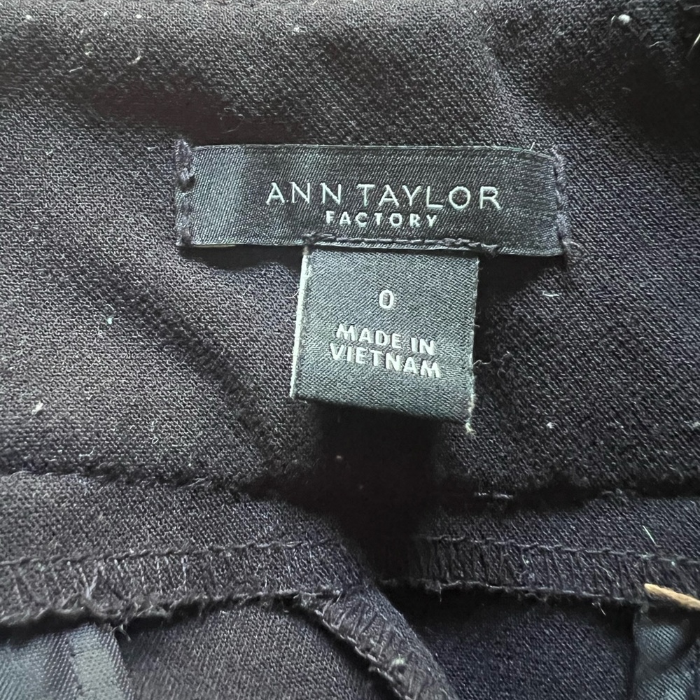 Ann Taylor High Waisted Cropped Pants - Picture 2 of 3